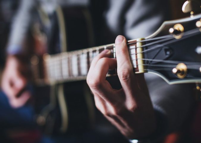 12 Tipps zum Erlernen von Gitarrenakkorden