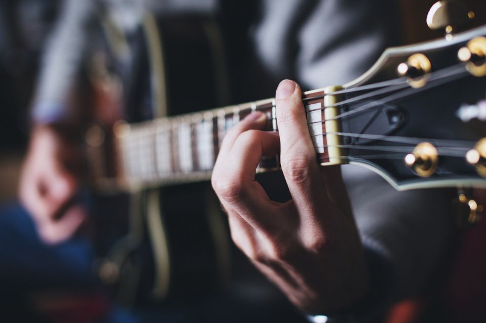 12 Tipps zum Erlernen von Gitarrenakkorden